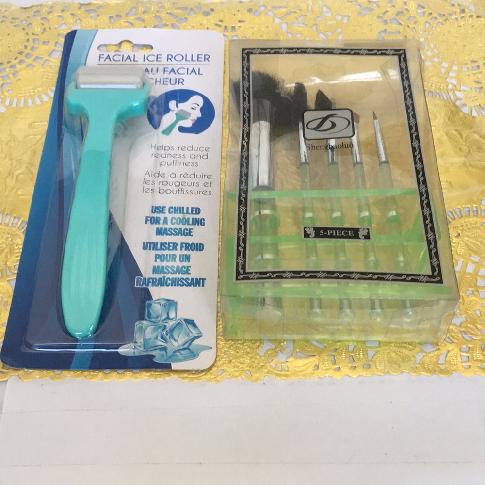 NWT bundle of facial ice roller and five piece make up brushes